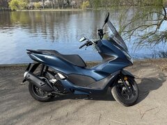Vand Honda PCX 125 cmc 2024 - 3000 km