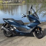 Vand Honda PCX 125 cmc 2024 - 3000 km